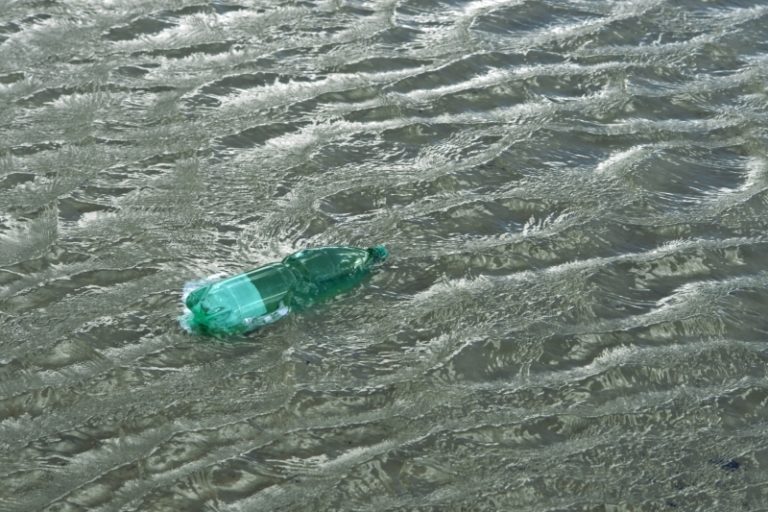 Drastisk ökning av plastavfall i haven