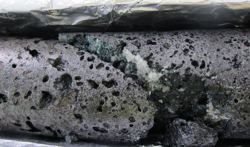 Basalt som innehåller kalksten.