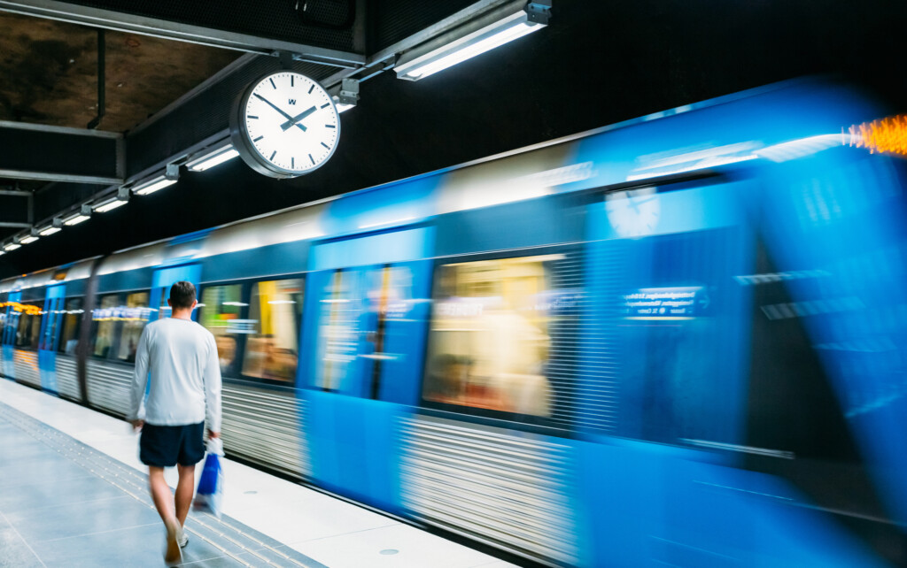 Tunnelbana vid perrong