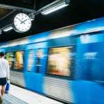 Tunnelbana vid perrong
