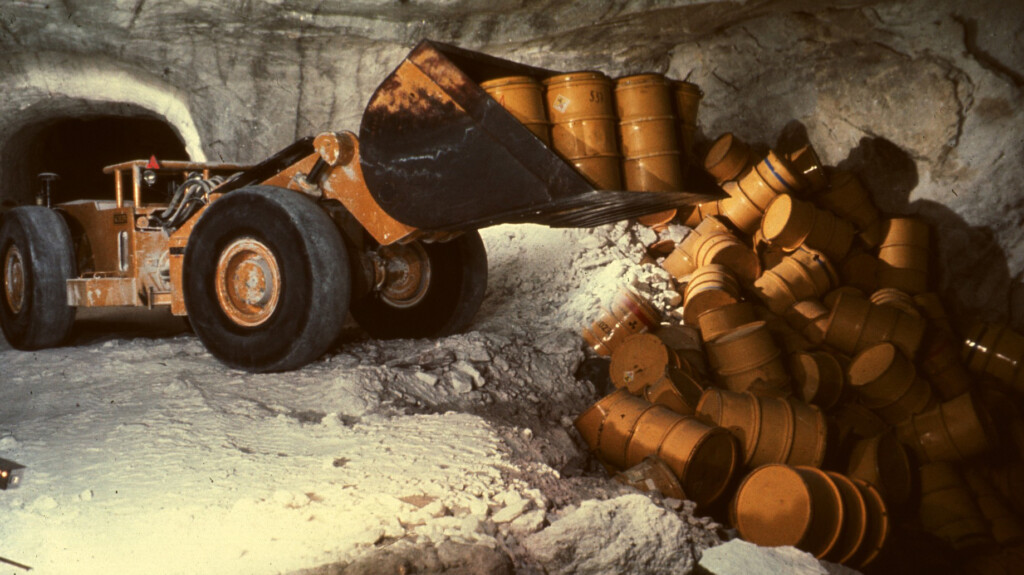 Tunnor tippas in i hålrum