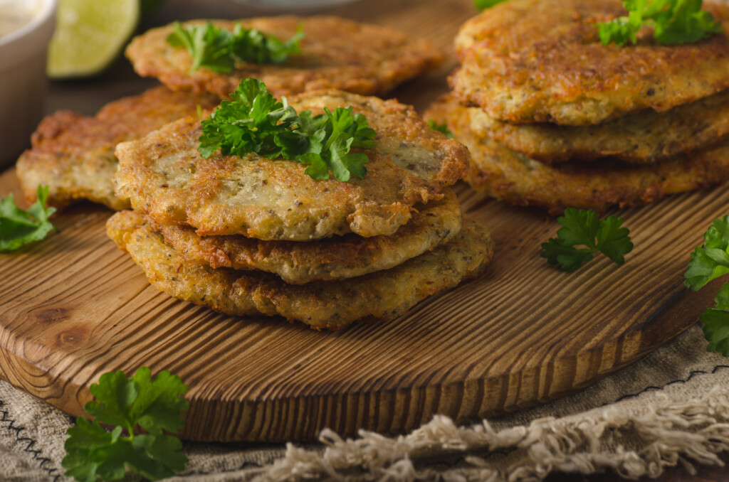 Grönsaksbiffar på bricka