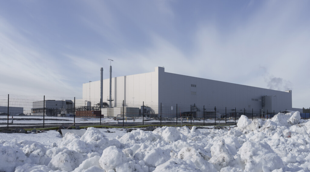 Northwolt batterifabrik i vinterlandskap