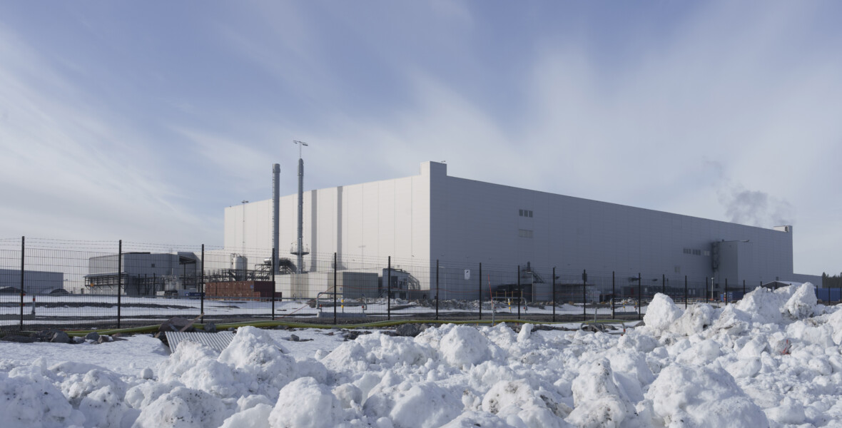 Northwolt batterifabrik i vinterlandskap