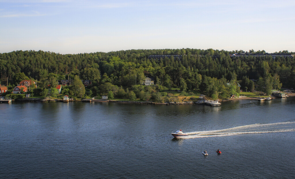 Motorbåt i skärgården