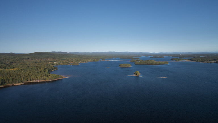 Vy över sjö